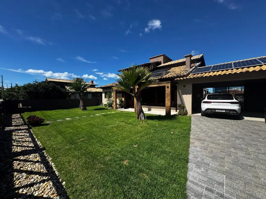 Casa com piscina em Areias da Palhocinha