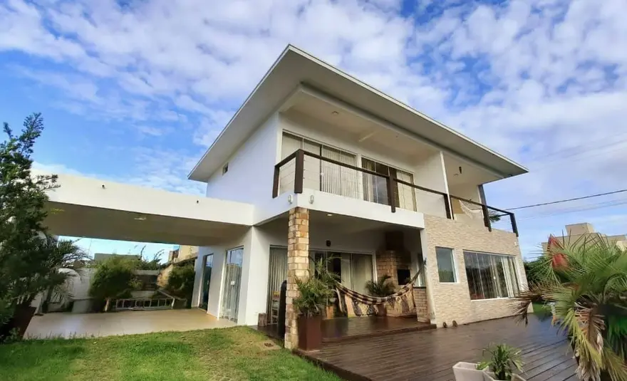 Casa com piscina e sauna em Garopaba