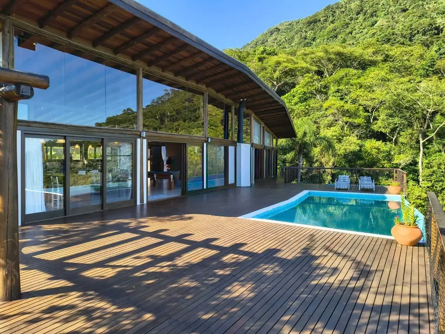 Casa com vista para a Lagoa do Macacu em Garopaba
