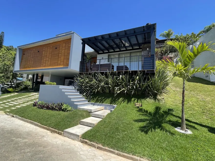 Casa em condomínio perto da praia em Morrinhos