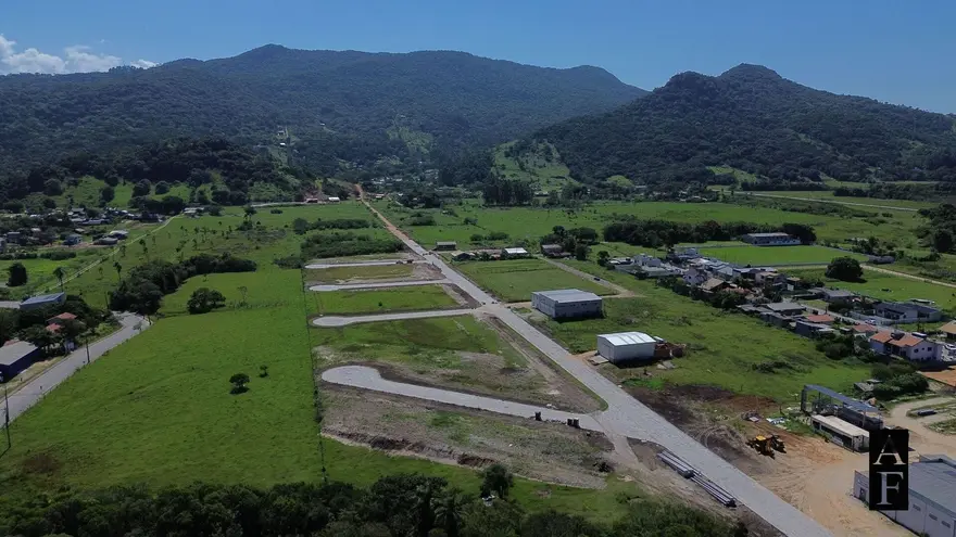 Terreno em loteamento na Encantada